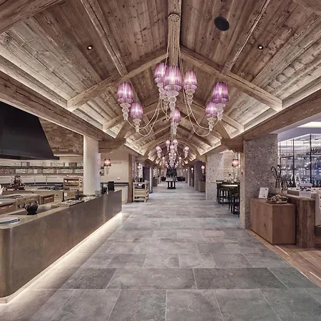 Cocoon - Alpine Boutique מלון