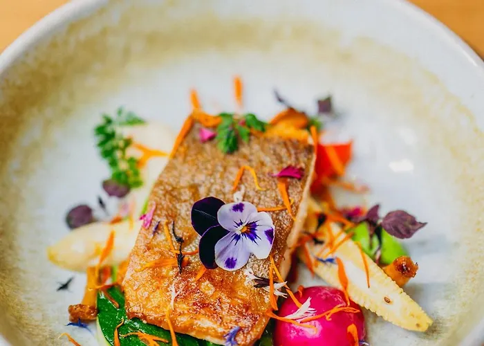 Cocoon - Alpine Boutique Отель Маурах