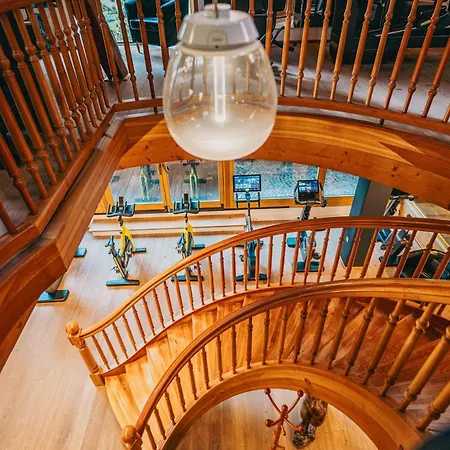 Cocoon - Alpine Boutique מלון